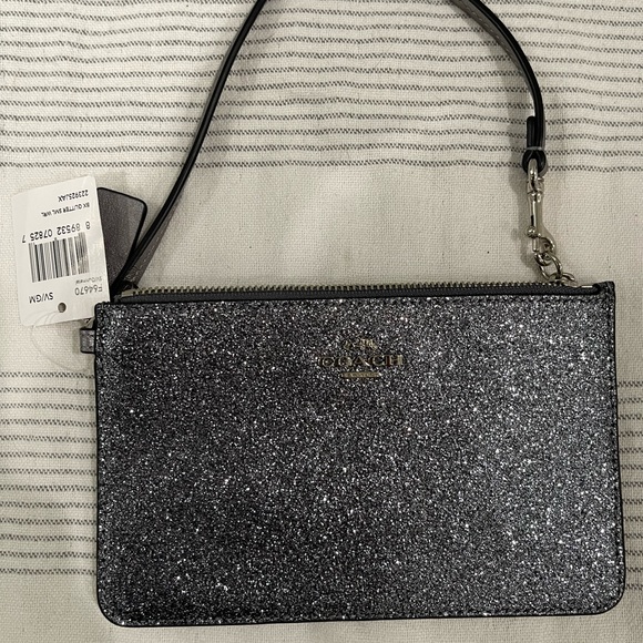 Coach wristlet - Picture 3 of 5